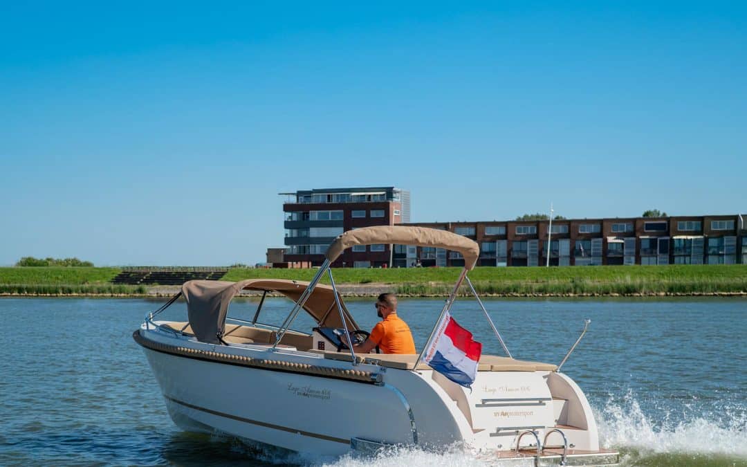 Vacature Zaterdaghulp / vakantiehulp bij AVR Watersport – Werken met sloepen en tenders